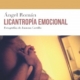 Portada del libro 'Licantropía Emocional' de Ángel Román con fotografías de Juanma Carrillo. Imagen de un hombre tumbado en la cama, con luces cálidas y sombras intensas. Sensualidad, introspección y atmósfera melancólica.